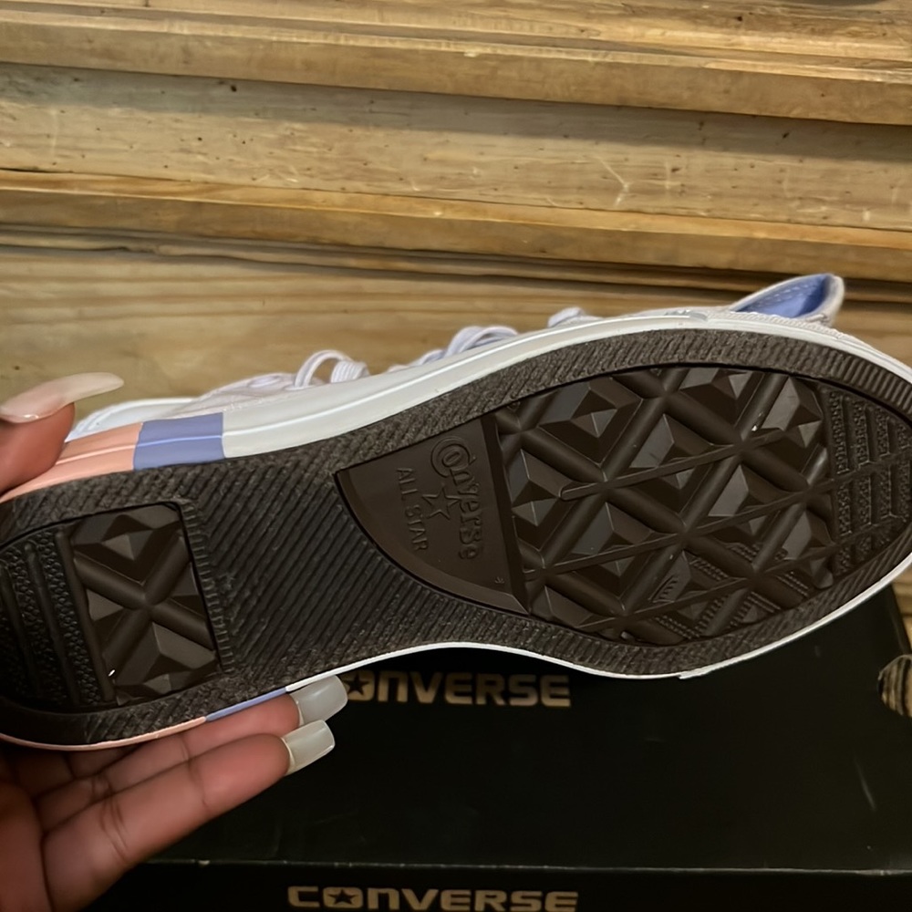 Converse - Picture 4 of 7